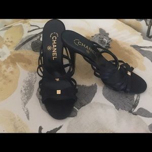 Chanel shoes black heals